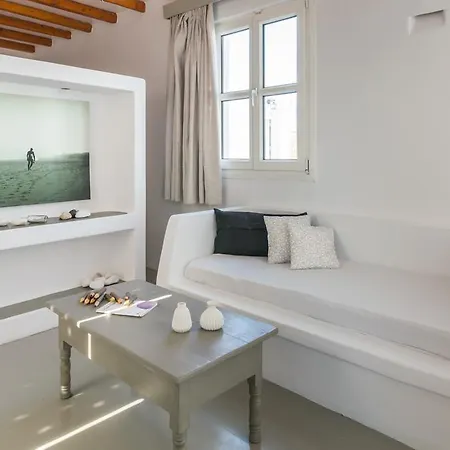 Giannoulis 2* Adamantas (Milos)