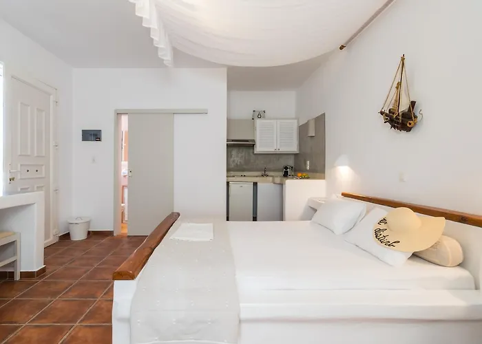 Giannoulis Hotel Adamantas (Milos)