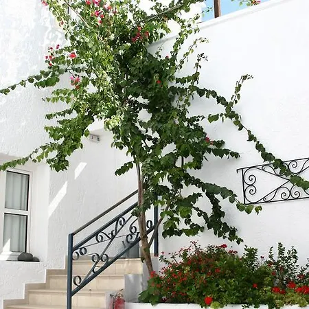 Giannoulis 2* Adamantas (Milos)
